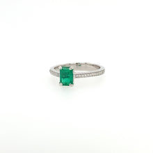  Emerald and diamonds ring