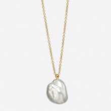  Pearl pendant necklace