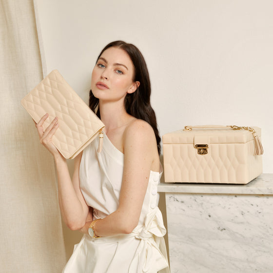 Caroline Large Jewelry Portfolio ‐ Ivory