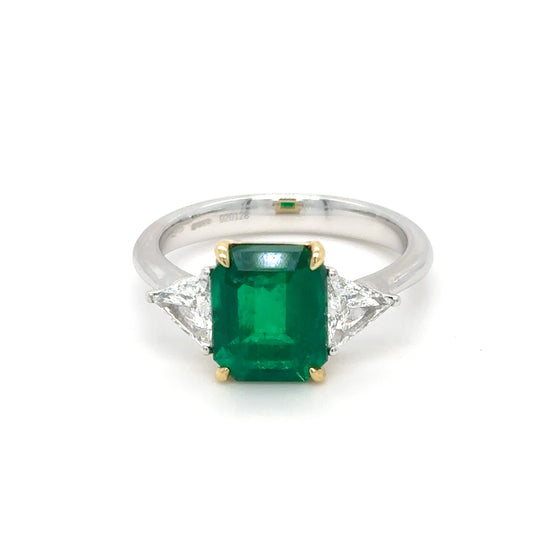 WHITE GOLD RING, EMERALD AND DIAMONDS