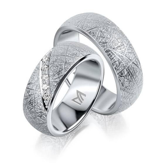 Alliances modernes et texturées pour homme et femme en platine, ou en or blanc, rose ou jaune 18 carats et diamants. Alliances Meister 112.8972