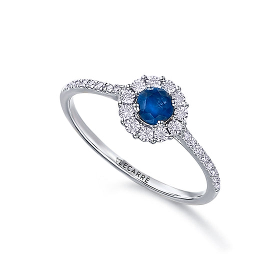 Bague pour femme en or blanc 18 carats et diamants blancs avec un solitaire en saphir bleu. Bague Le Carre GA135ZA-53