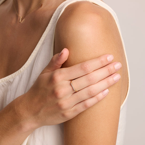 Bague pour femme en or jaune 18 carats et diamants blancs. Bague Le Carre GA191OA.13