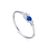Bague pour femme en or blanc 18 carats, diamants et solitaire en saphir bleu. Bague Le Carre GA192OB-11