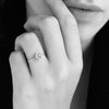 Bague de fiançailles pour femme en or jaune et diamants en forme de marguerite. Bague Le Carré GA196OA