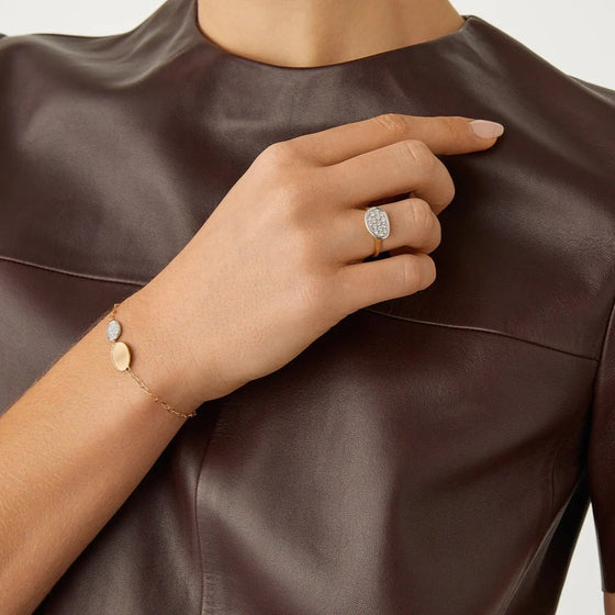 Bague pour femme en or jaune 18 carats et diamants blancs. Bague Lunaria Marco Bicego AB581-B