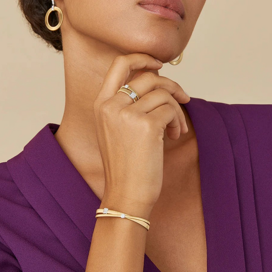 Bague pour femme en or jaune 18 carats et diamants blancs. Bague Masai Marco Bicego AG324-B2-YW-M5