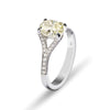 Bague de fiançailles pour femme en or blanc et diamants blancs avec un superbe solitaire en diamant jaune. Bague Michaud 145127