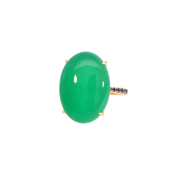Bague pour femme en or jaune pavée de saphirs bleus avec un solitaire en agate verte. Bague Michaud 153244