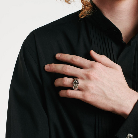 Bague pour femme en or blanc et diamants noirs. Bague Panorama Flex'it Fope 52504AX_BN_B_XBX_00L