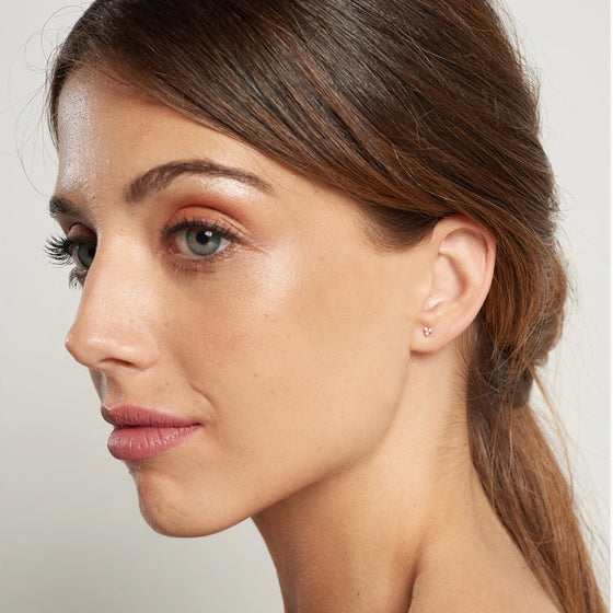 Boucles d'oreilles pour femme en or jaune 18 carats et diamants blancs. Boucles d'oreilles Le Carre GB093OA.00