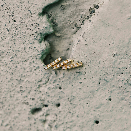 Boucles d'oreilles pour femme en or jaune 18 carats et diamants blancs. Boucles d'oreilles Le Carre GB153OA.00