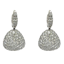  Boucles d'oreilles pendantes pour femme en or blanc pavées de diamants blancs. Boucles d'Oreilles Michaud 120331