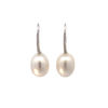 Boucles d'oreilles pendantes pour femme en or blanc, diamants blancs et perles blanches. Boucles d'Oreilles Michaud 154053