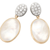 Boucles d'oreilles pour femme en or jaune 18 carats, diamants blancs et nacre blanche. Boucles d'Oreilles Silviglia Marco Bicego OB1799-B-MPW