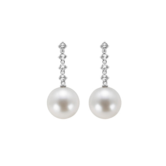 Boucles d'oreilles pour femme en or blanc avec des perles blanches et des diamants blancs. Boucles d'Oreilles Timeless Alessandra Dona EWD015SW100
