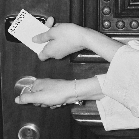 Bracelet tennis pour femme en or blanc 18 carats et diamants blancs. Bracelet Le Carre GC051OB.M