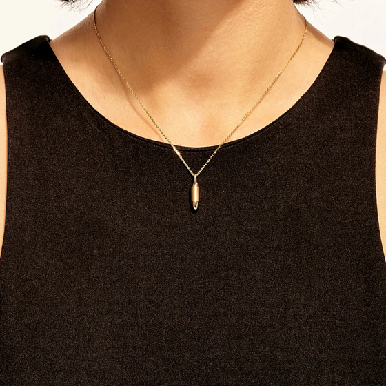 Collier pour homme et femme en or rose avec un pendentif en forme de balle. Collier Bang Bang Akillis PBB0022-OR