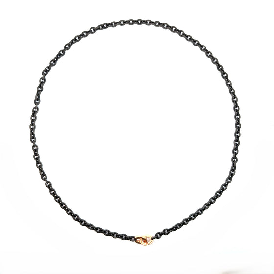 Collier pour homme et femme en titane avec boucles en or rose. Collier Essentia Anteo 155549