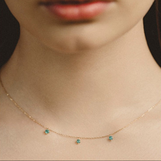 Collier pour femme en or jaune 18 carats et émeraudes. Collier Le Carre GD171ES.00