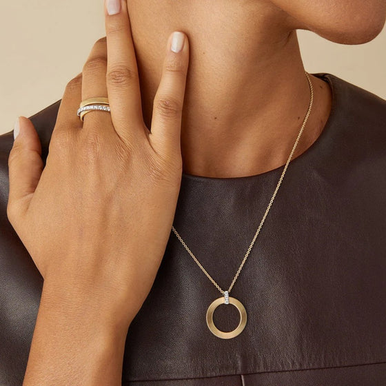 Collier pour femme en or jaune 18 carats et diamants. Collier Masai Marco Bicego CG797B