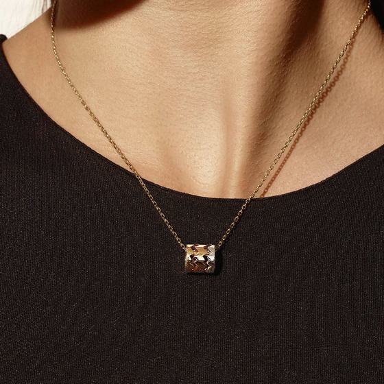 Collier pour homme et femme en or jaune, blanc et rose. Pendentif Capture Me Trilogy Akillis PCA0007