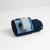 Etui de voyage en tissu bleu marine pour une montre avec remontoir intégré. Etui de voyage SwissKubik travelbox. Reference:  SK01.TB.001