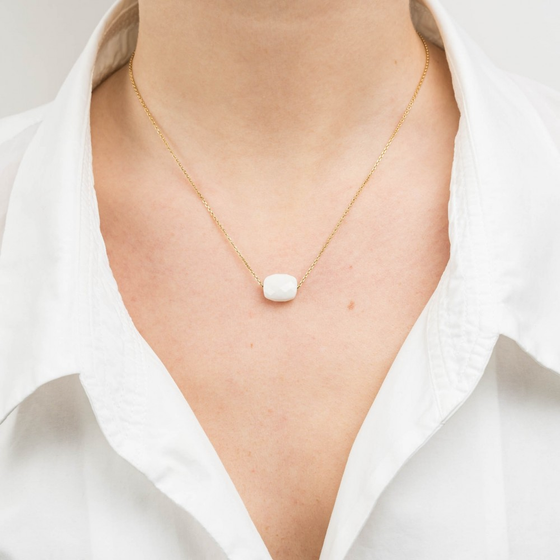 Necklace, White Agate, Yellow Gold