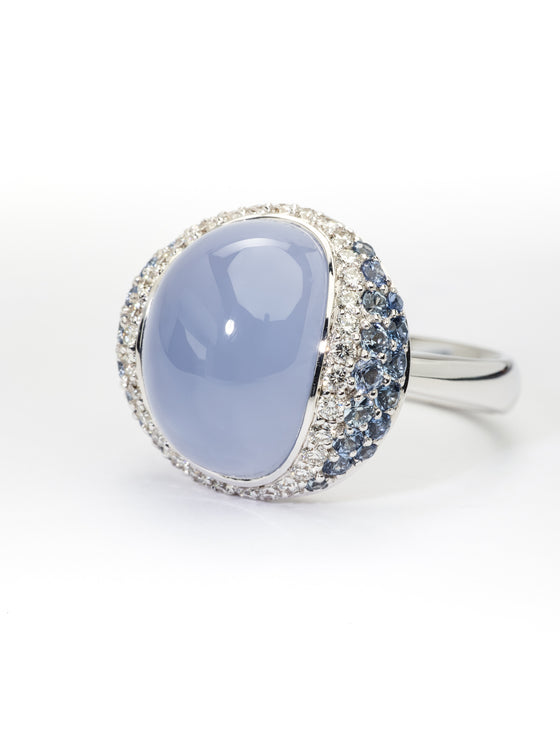 White gold ring, chalcedony and diamonds