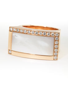  Pink gold ring , white mother-of-pearl and diamonds