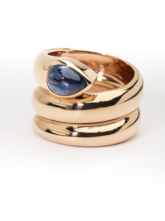 Pink gold ring and sapphire
