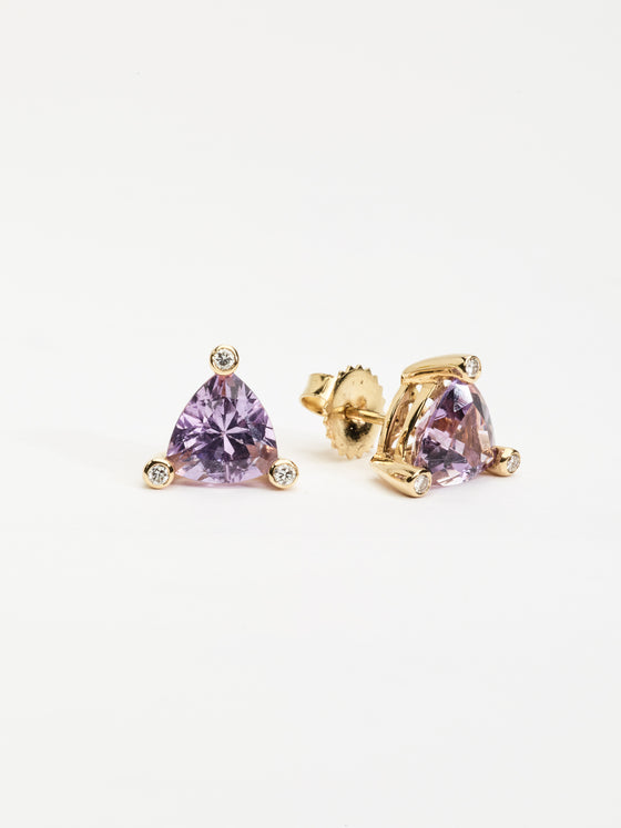 Yellow gold ear studs, diamonds and amethysts