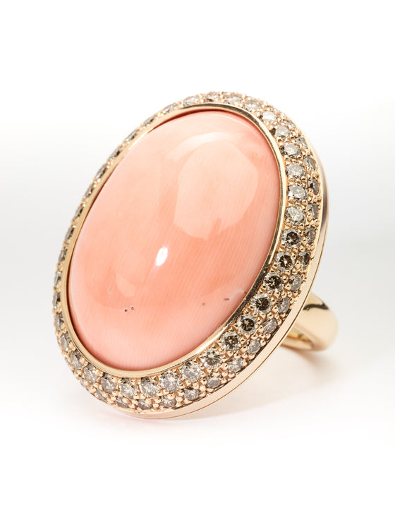 Pink gold ring, champagne diamonds and coral