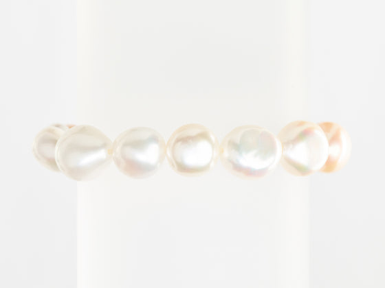 Elastic bracelet with white cultured pearls
