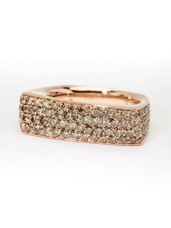 Pink gold ring and champagne diamonds