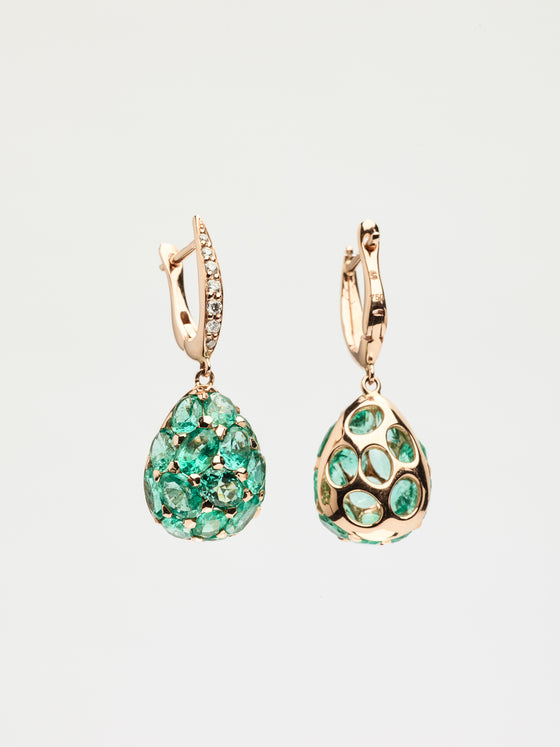 Pink gold earrings, diamonds and emeralds