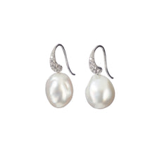  White gold pearl earrings