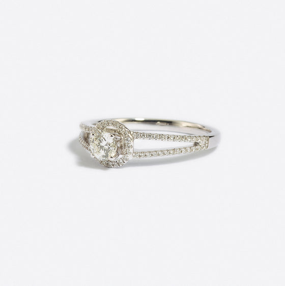 White gold diamond-set ring