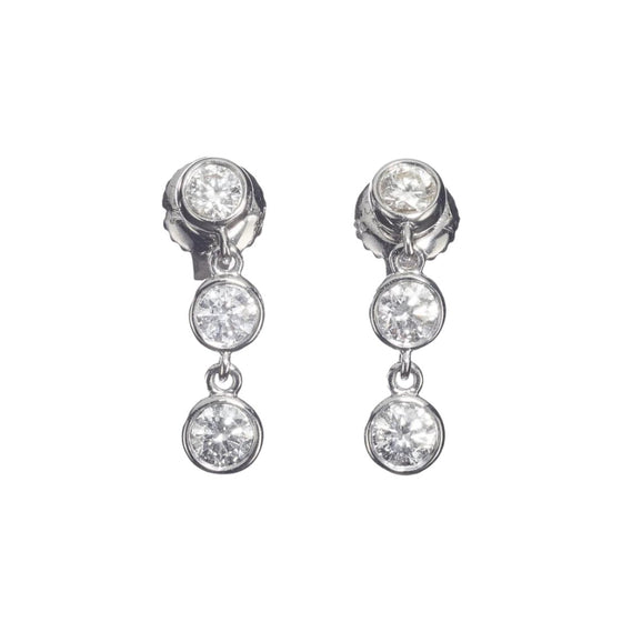 Boucles d'oreilles pour femme en or blanc et diamants blancs. Boucles d'Oreilles Michaud 143417