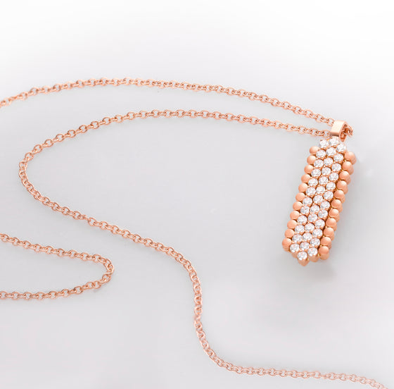 Rose gold and diamonds necklace