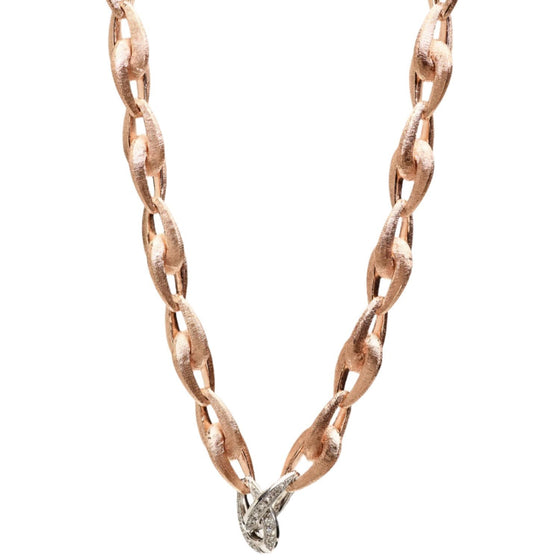 Collier chaine pour femme en or rose avec deux maillons en or blanc pavés de diamants blancs. Collier Michaud 1036967